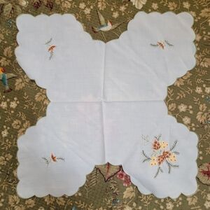 Vintage Table Linen Dresser Scarf ~ Embroidered Foliage~ Pinecones Berries